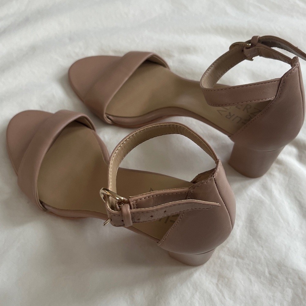 Naturalizer Women's Vera Creme Brulee Leather Sandal - Picture 6 of 9